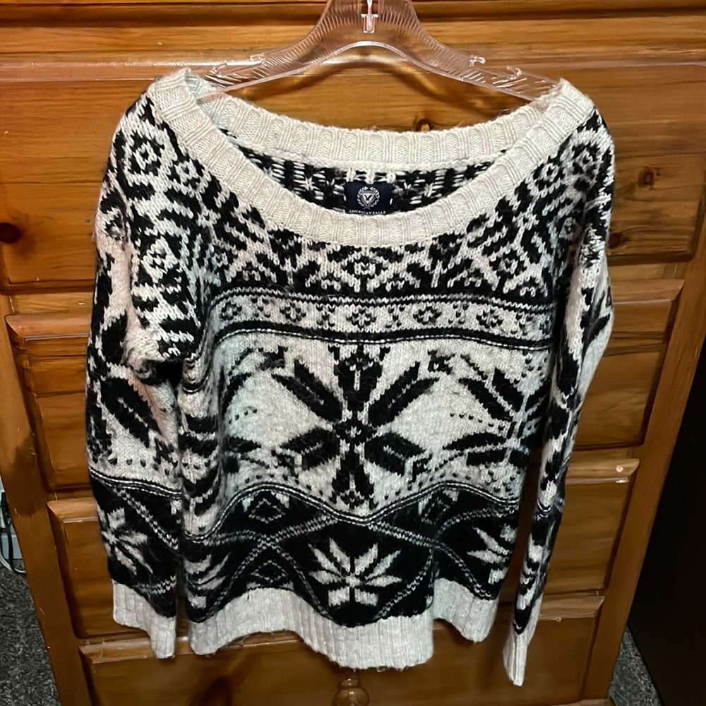 American Eagle Outfitters scoop neck, wool blend sweater beige & black Sz M